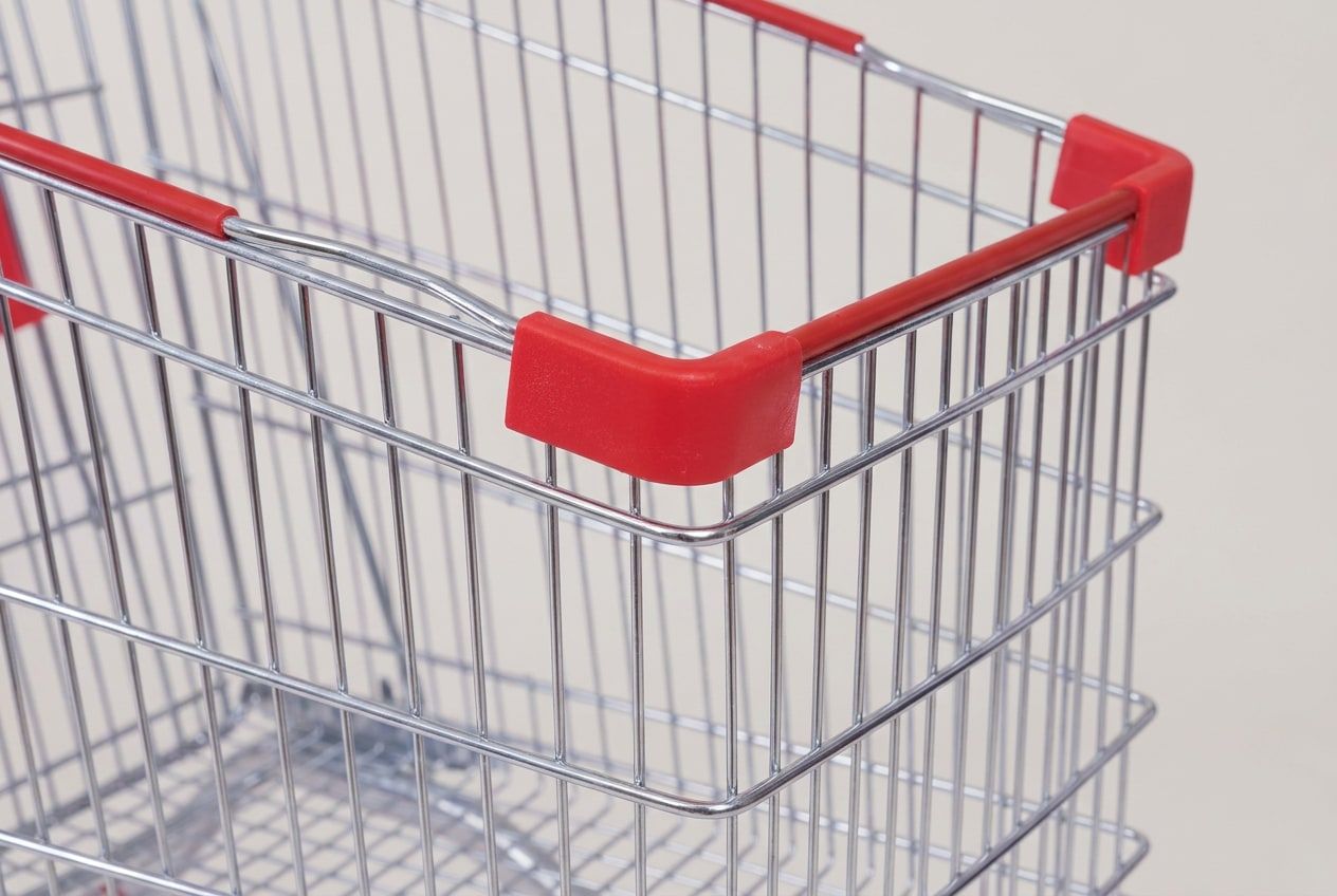 Çinko kaplı tel sepet köşesi ve kırmızı plastik köşe parçaları